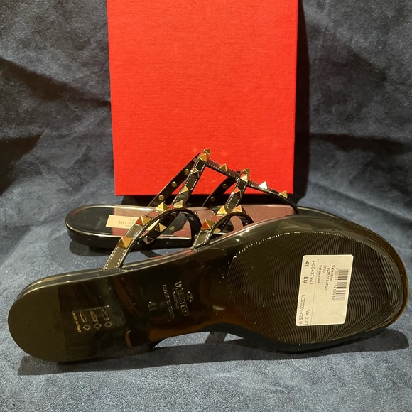 ❣️❣️❣️SOLD❣️❣️❣️AUTHENTIC Valentino Garavani rockstud jelly/sandal - Picture 3 of 5